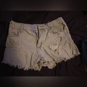 Light wash ripped jeans shorts